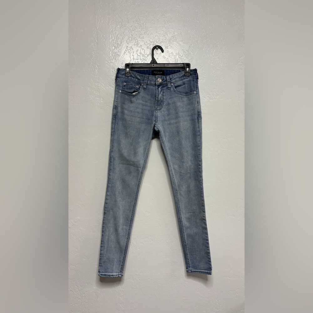 Womens size 29x30 pac sun brand skinny jeans, #O1076